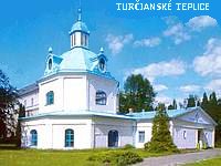 Modr kpe je znmou charakteristickou budovou lzn Turiansk Teplice